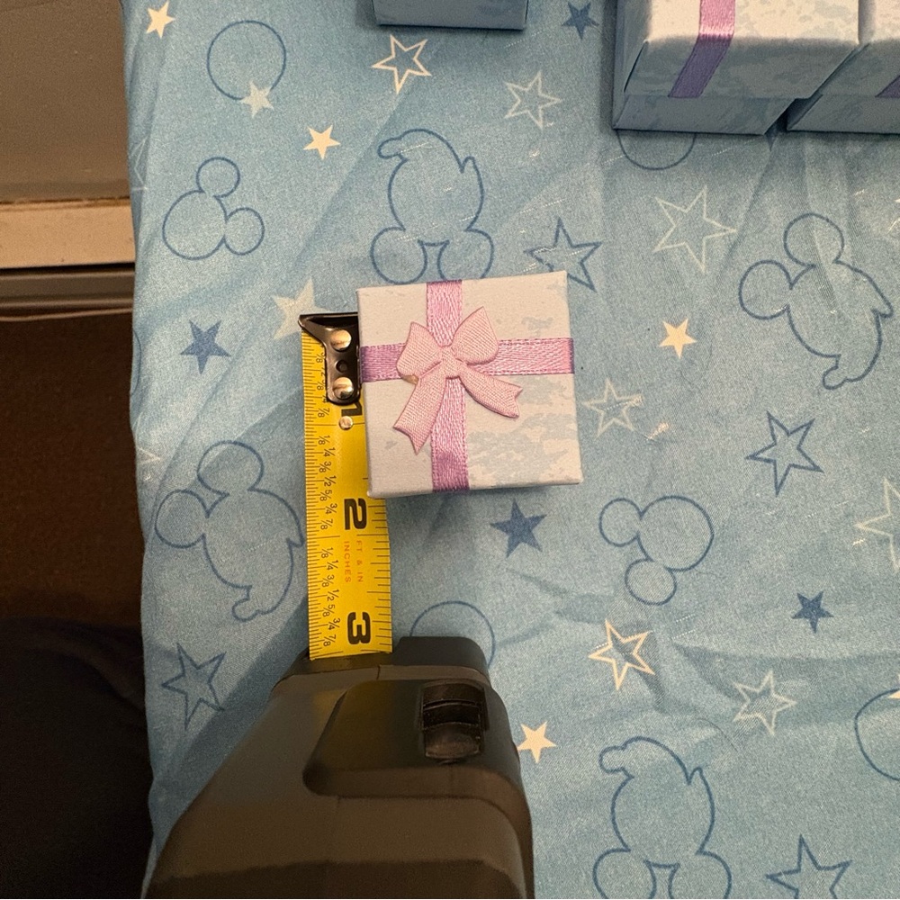 Set of 6 Light Blue Gift Boxes with Purple Ribbon and white velvet insert - Picture 4 of 7